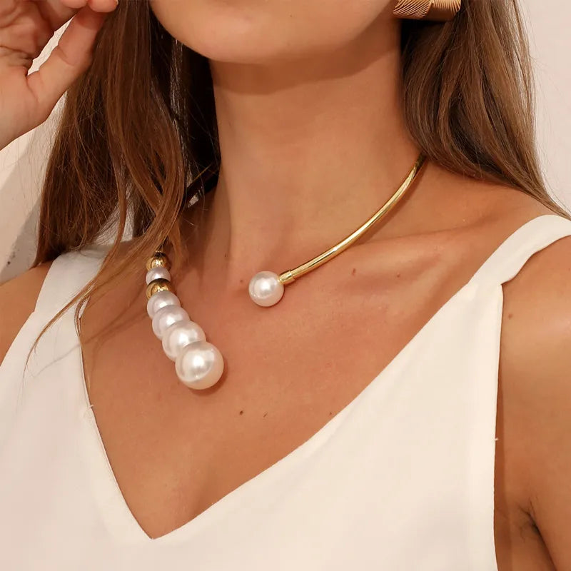 Exaggerated Pearl Necklace For Women